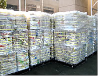 画像:2010年から使用済みPETボトルを単品収集