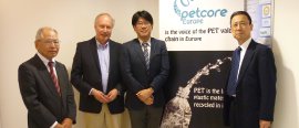 左より大平顧問、Patrick Peuchエグゼクティブディレクター(PETCORE EUROPE社)、中町氏、古塩会長